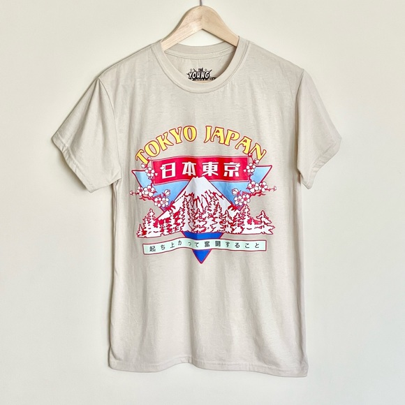 NEW Tokyo Japan Mt. Fuji Cherry Blossom Graphic Beige T Shirt Adult size Medium - Picture 2 of 6